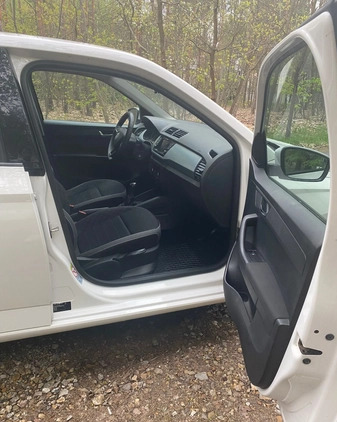 Skoda Fabia cena 35100 przebieg: 91000, rok produkcji 2019 z Warszawa małe 29